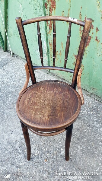 Antik, Thonet szék, sérülten. Felújítandó.