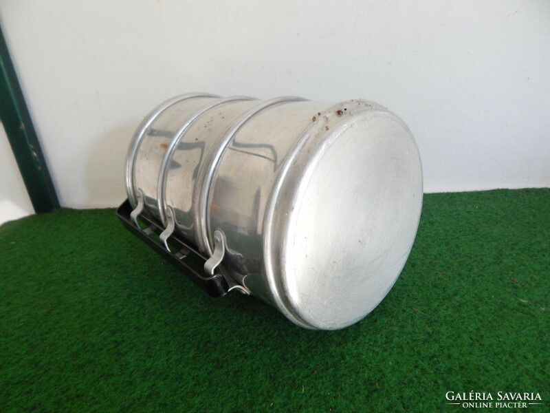 Aluminum food barrel and pourer for sale together! Sizes, 33 and 21 cm.