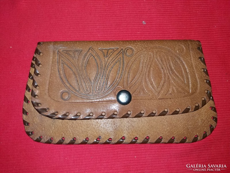 Antique leather-decorated double-sided wallet as shown in the pictures