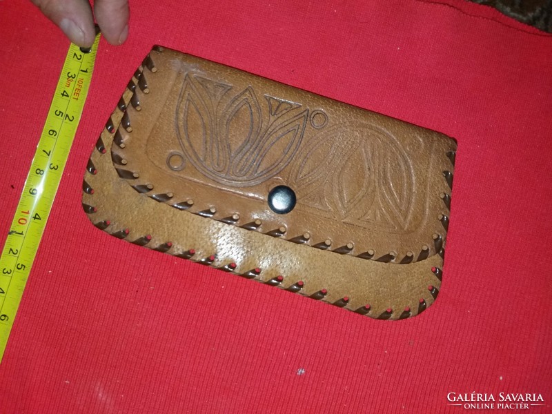 Antique leather-decorated double-sided wallet as shown in the pictures