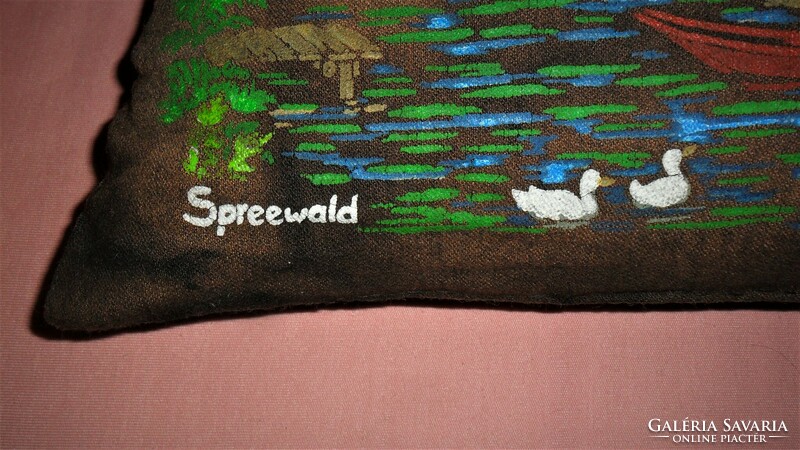 Hand-painted decorative pillow. A very unique piece! Inscribed Spreewald. 46 X 37 cm
