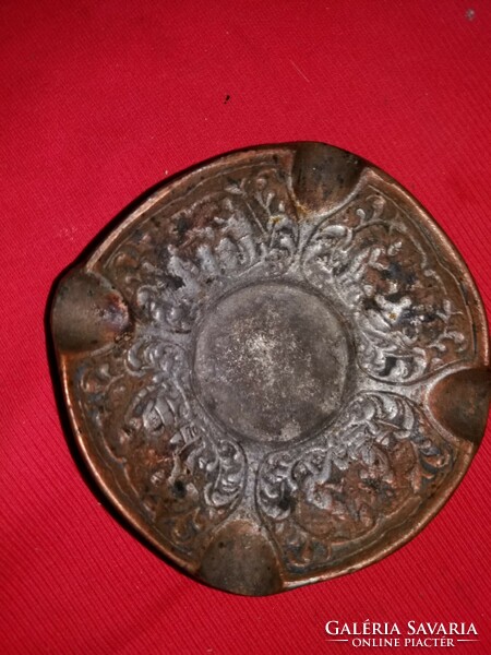 Antique relief scene copper alloy ashtray, smoking device numbered according to the pictures