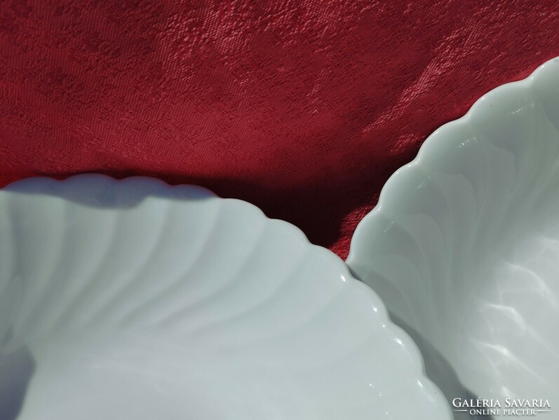 2 db. gyönyörű porcelán mély kínáló tál , asztalközép