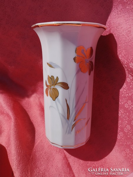 Gyönyörű, aranyozott porcelán váza
