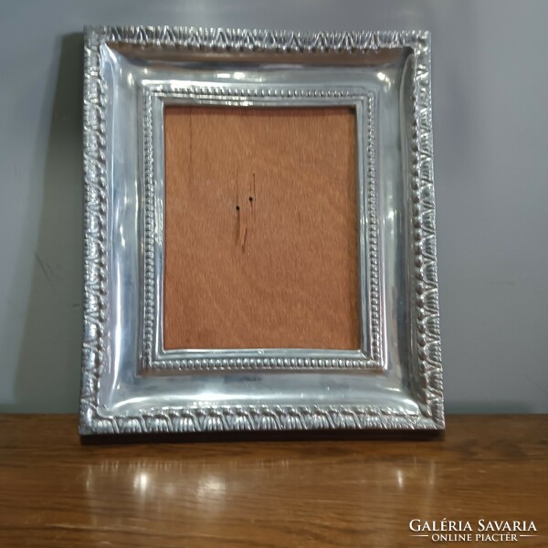 Modern picture frame negotiable