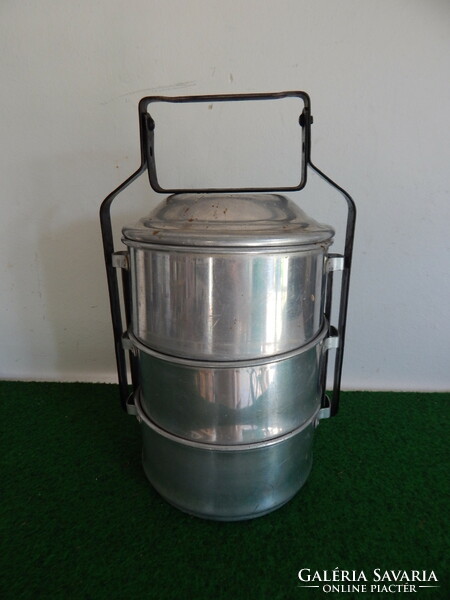 Aluminum food barrel and pourer for sale together! Sizes, 33 and 21 cm.