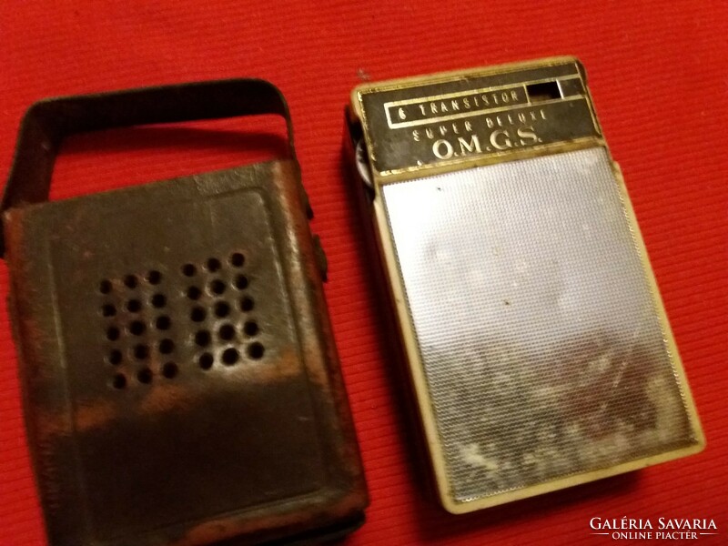 I am selling an antique pocket radio with a leather case as an untested part according to the pictures