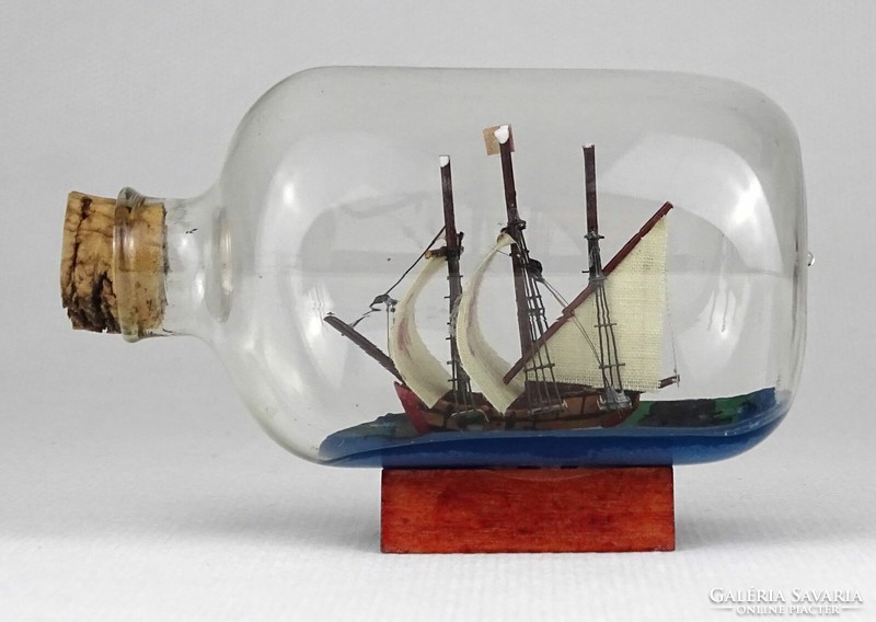 1O143 patience glass with sailboat 6 x 4.5 X 9 cm