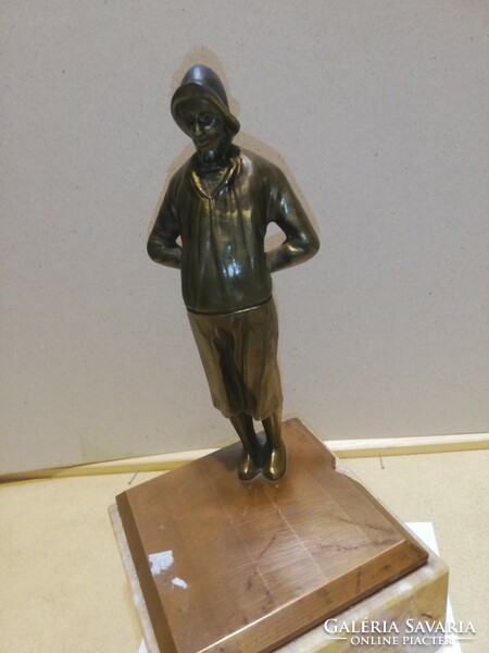 Fisherman bronze with marble base