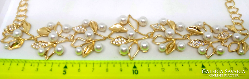 Gold-plated (gp) jewelry set, with white tekla pearls and clear cz crystals 86