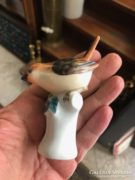 Herend porcelain bird, 8 cm high, flawless old.