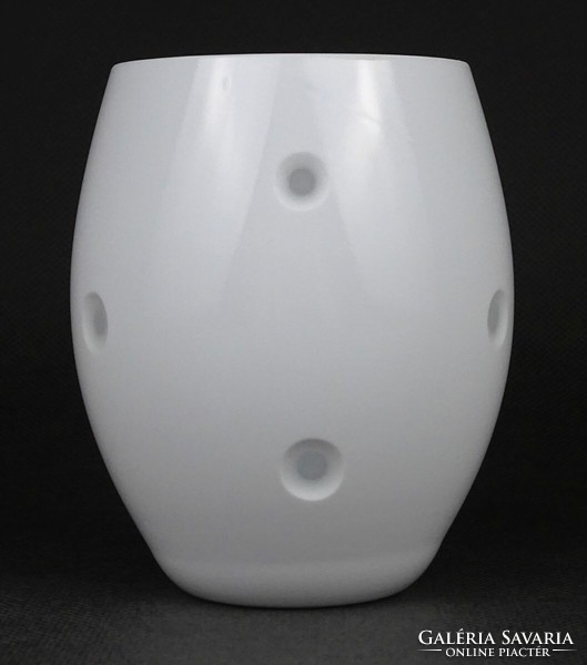 1O232 Fehérre színezett rétegelt fújt skandináv tojás alakú üveg váza 10.5 cm