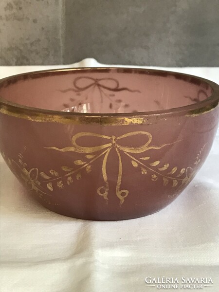 Pink opal glass bowl with Art Nouveau pattern, 12.5 cm diameter