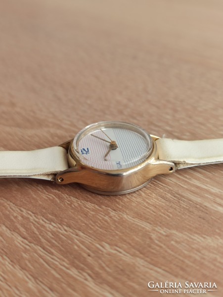 Q&Q mechanical women's wristwatch