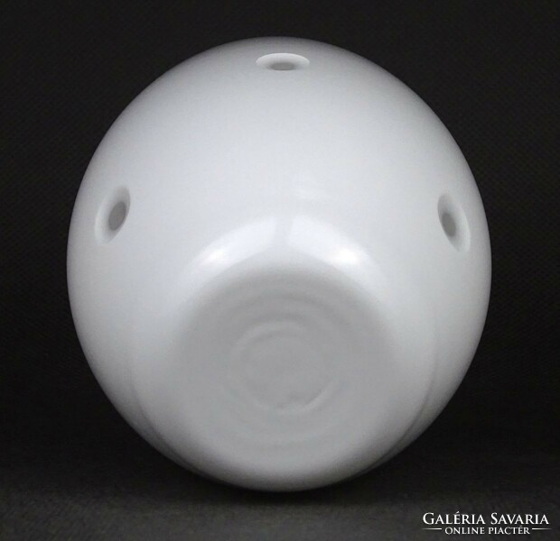 1O232 white colored layered blown Scandinavian egg-shaped glass vase 10.5 Cm