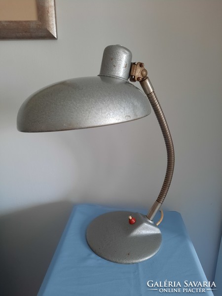 Retro fém szarvasi asztali lámpa