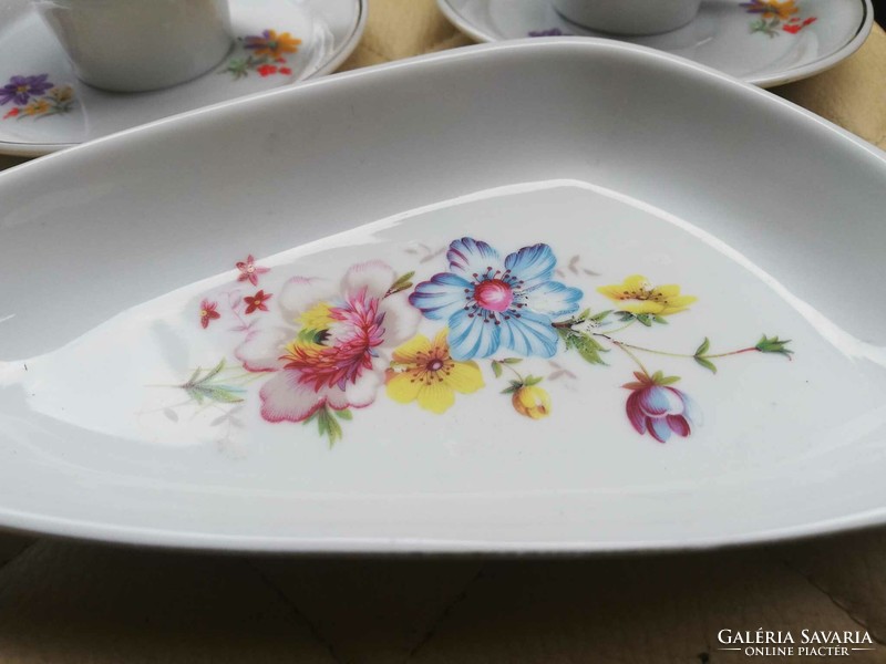 Hollóházi virágos porcelánok
