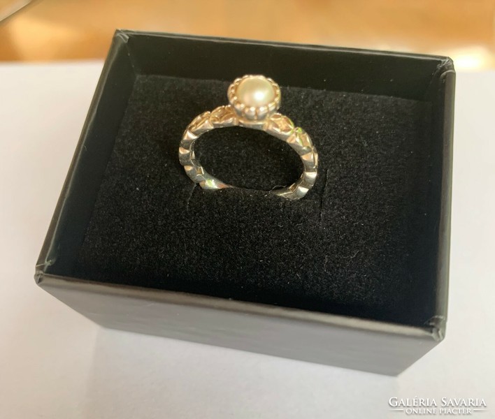 Gyönyörű ezüst gyűrű, valódi gyönggyel
