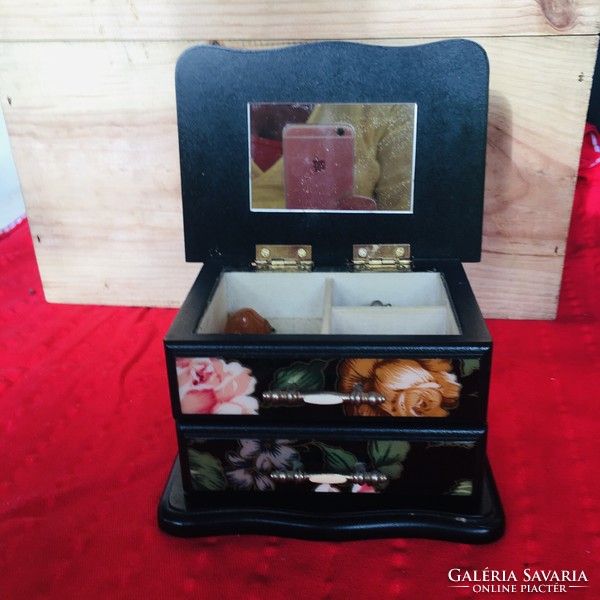 Wooden box jewelry box
