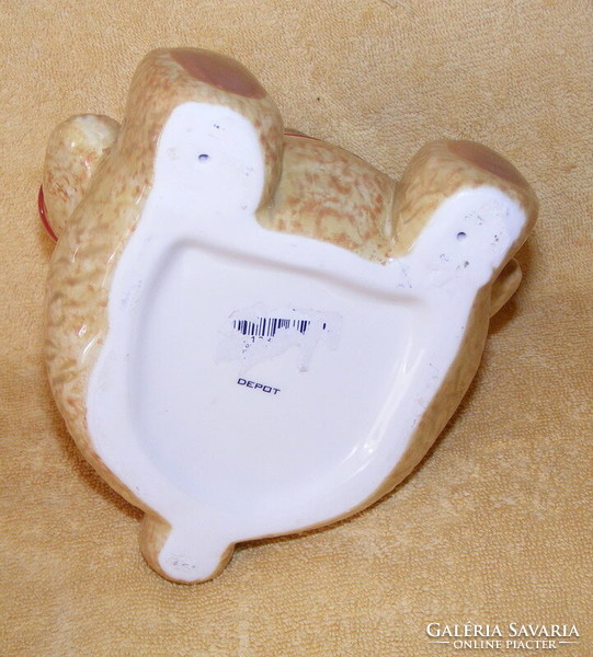 Maci alakú porcelán kekszes doboz