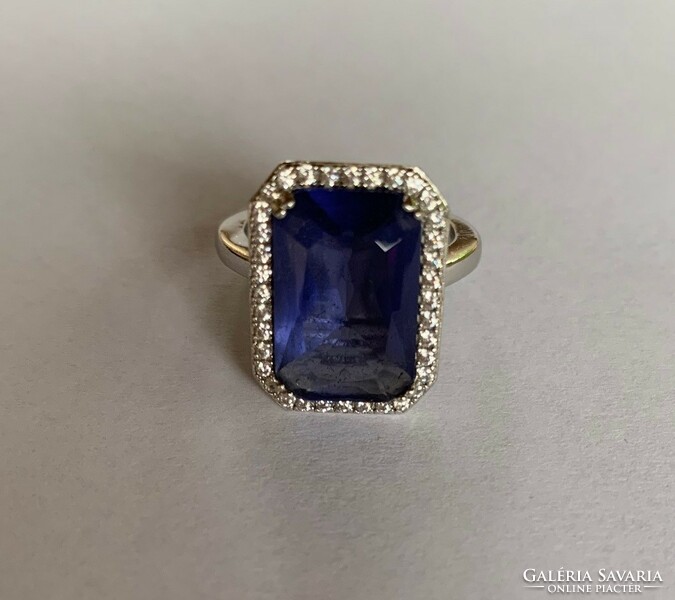 Ezüst gyűrű hatalmas kék kővel
