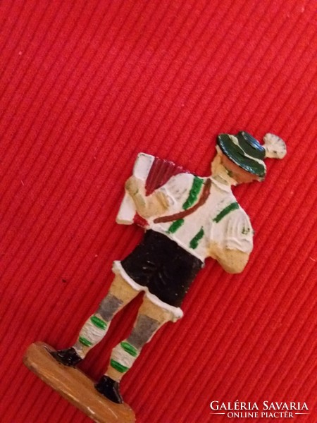 Old flat 7 cm toy lead soldier painted Tyrolean accordion boy in good condition according to the pictures