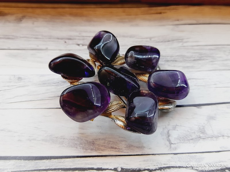 Brooch decorated with amethyst, mineral stones