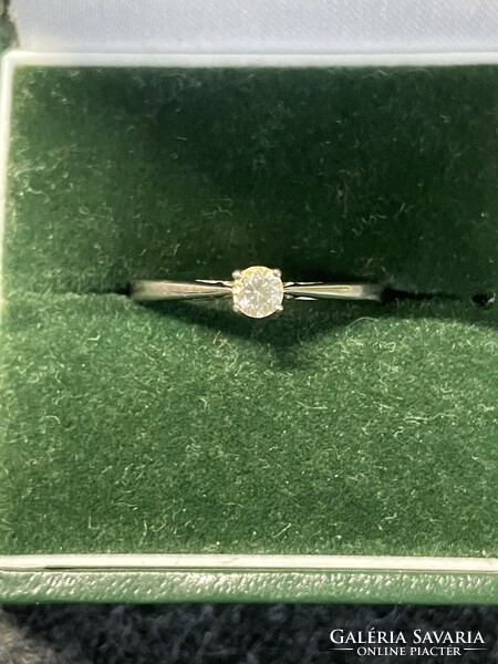 Gyémánt köves 18 karátos fehér arany eljegyzési gyűrű - Angliában vásárolt Tökéletes állapotban