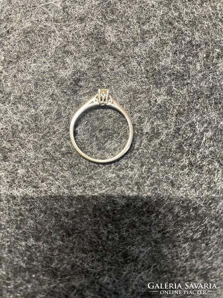 18k white gold engagement ring with diamonds - bought in England in perfect condition