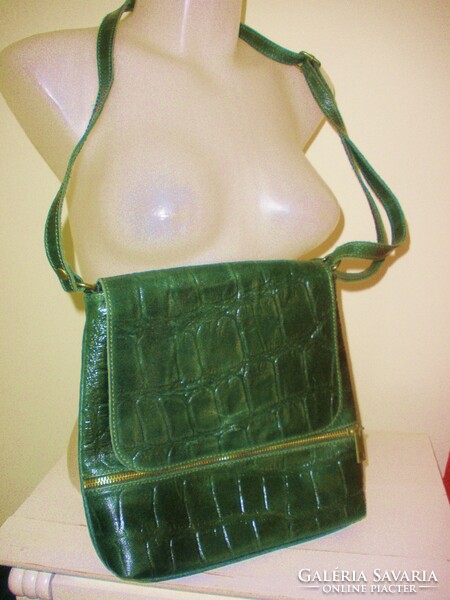 Brand new green shoulder bag