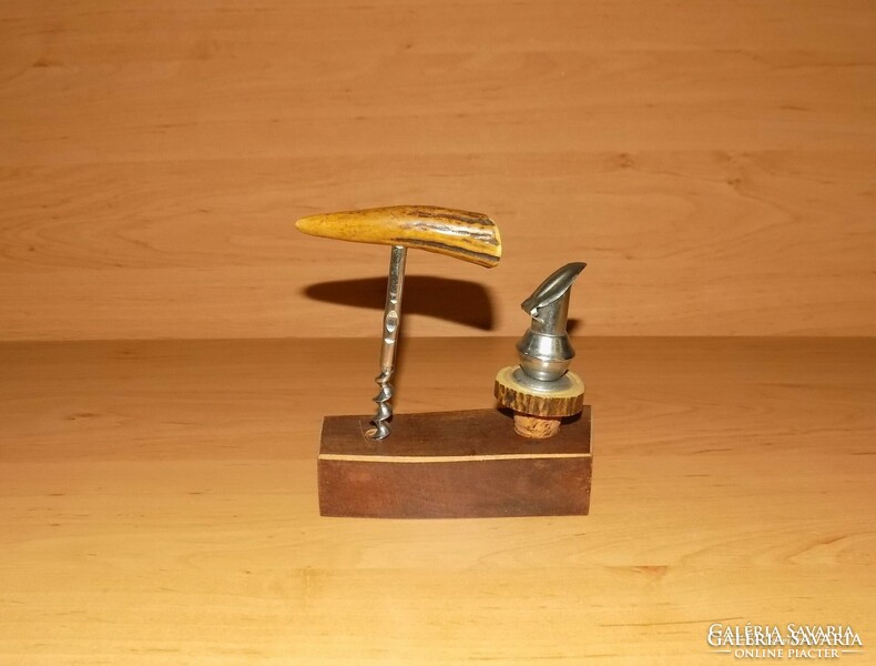 Retro antler corkscrew and dispenser set (1 / p)