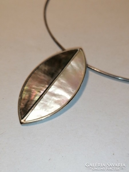 Mother of pearl pendant (291)