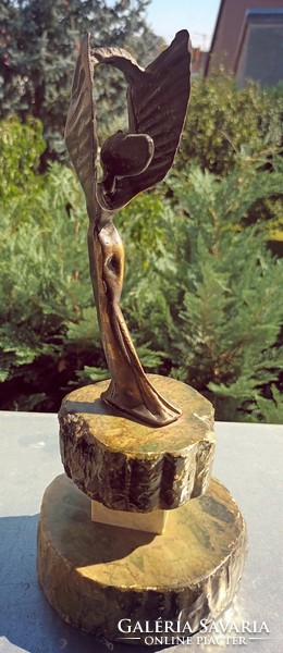 Nando kallweit: helena statue - bronze statue