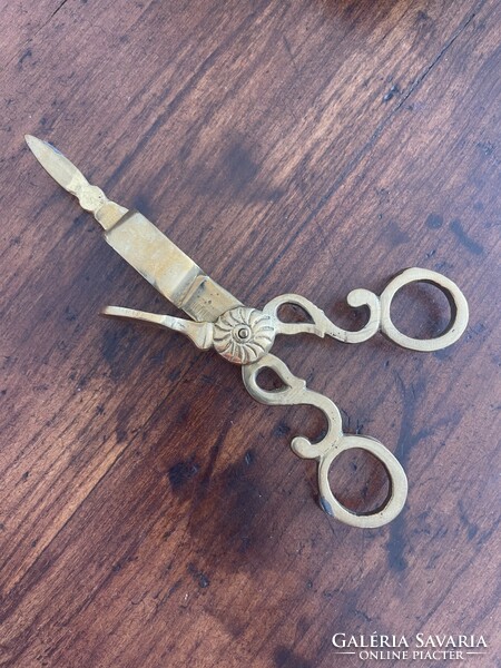 Decorative copper candle extinguishing scissors