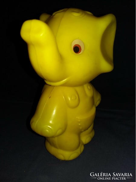 Régi DMSZ trafikáru bazáráru elefánt műanyag játék figura figura a képek szerint 25 cm