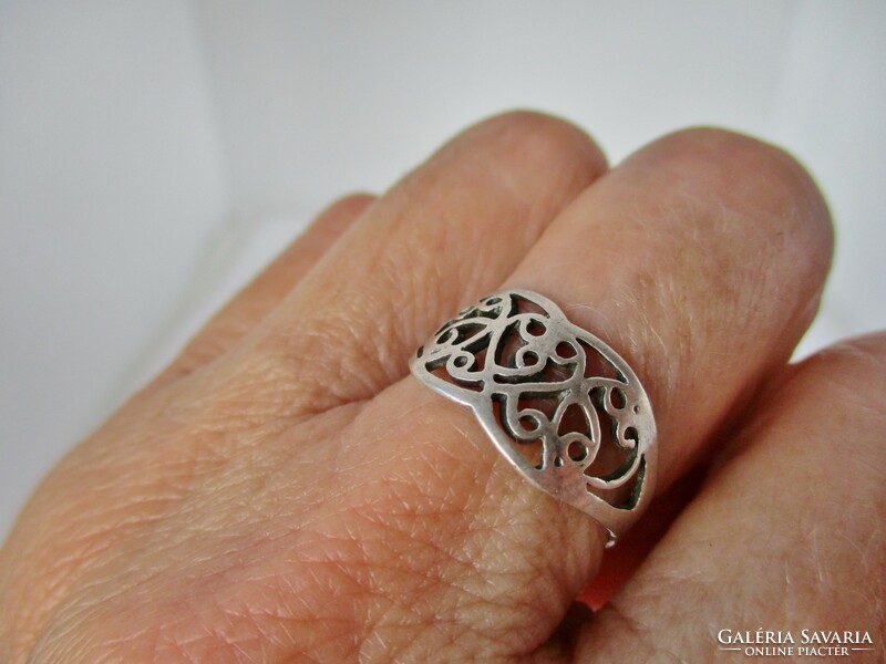 Unique beautiful patterned silver ring