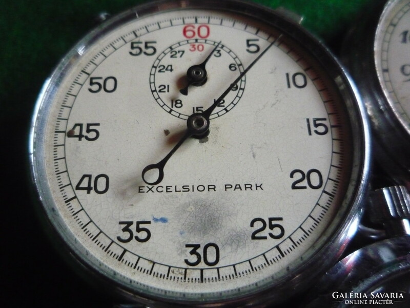 Stopwatches, pocket watches for spare parts.