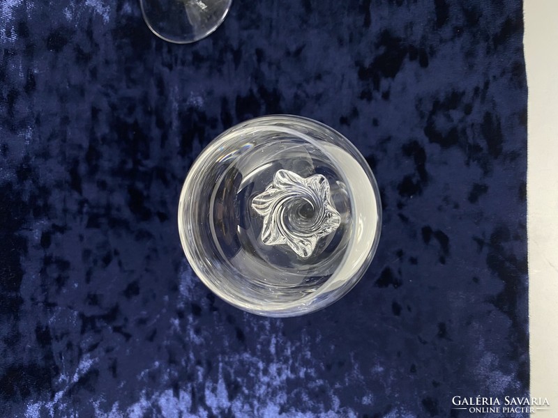 6 wonderful stemmed glass wine glasses, goblet with twisted base