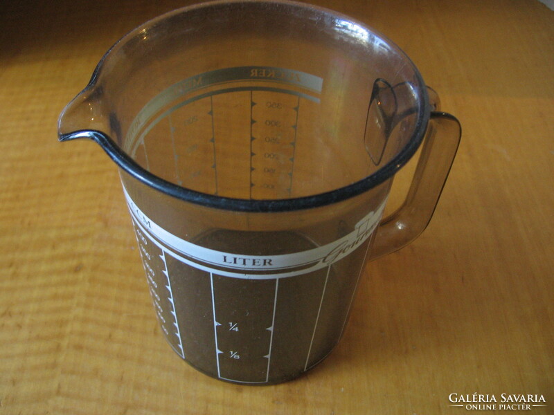 Retro smoke colored plastic gourmet measuring cup, measuring jug