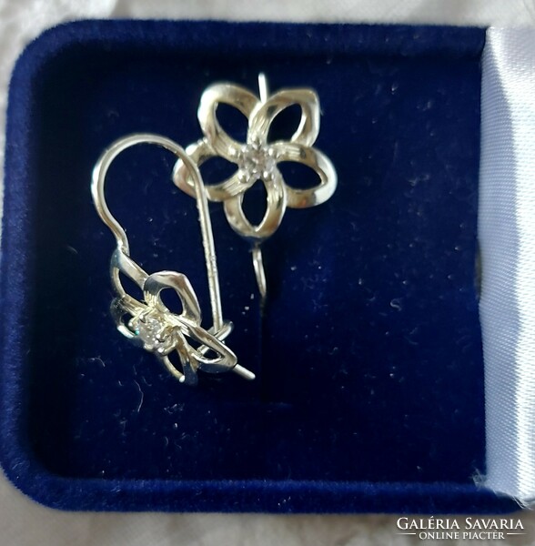 Finely elegant new silver earrings in a gift box