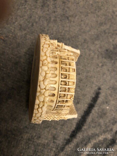 Ceramic Rome colosseum souvenir 4.5 cm high