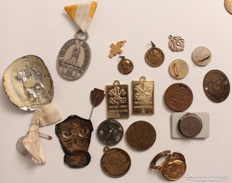 Mixed religious medal and other lot - including: Mary of Lourdes, st. Ulrich, St. Christoph