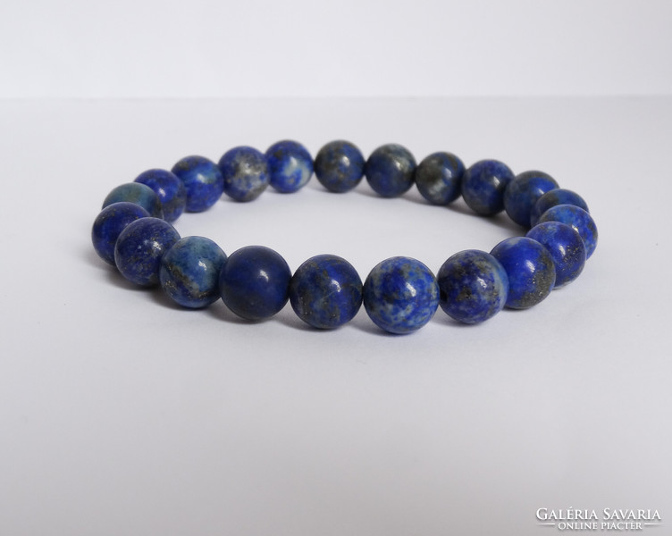 Lapis lazuli bracelet made of 10mm beads.