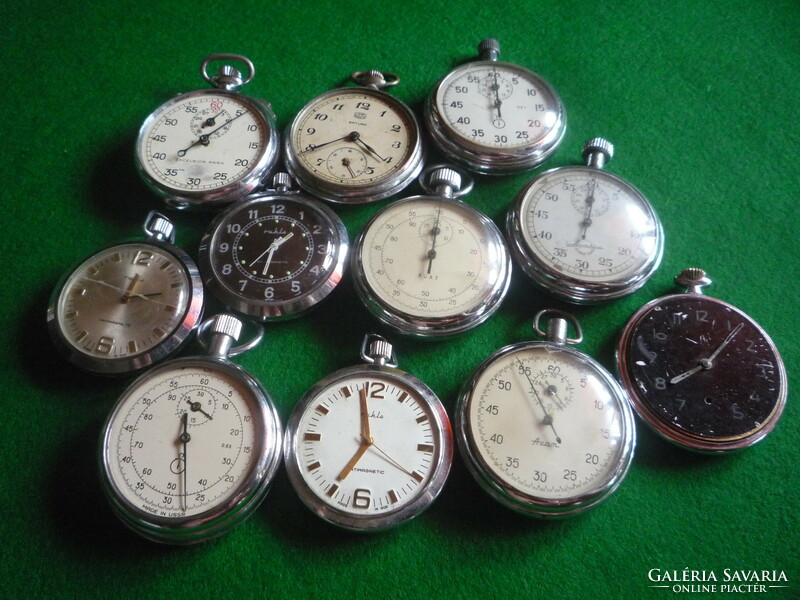 Stopwatches, pocket watches for spare parts.