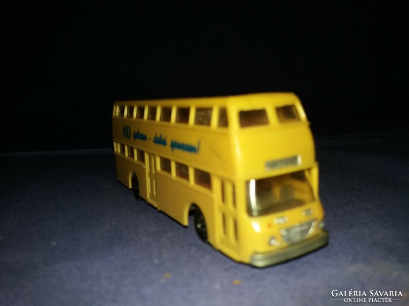 Old traffic goods, bazaar goods, plastic double-decker bus, metal sheet chassis, toy car, flawless according to the pictures