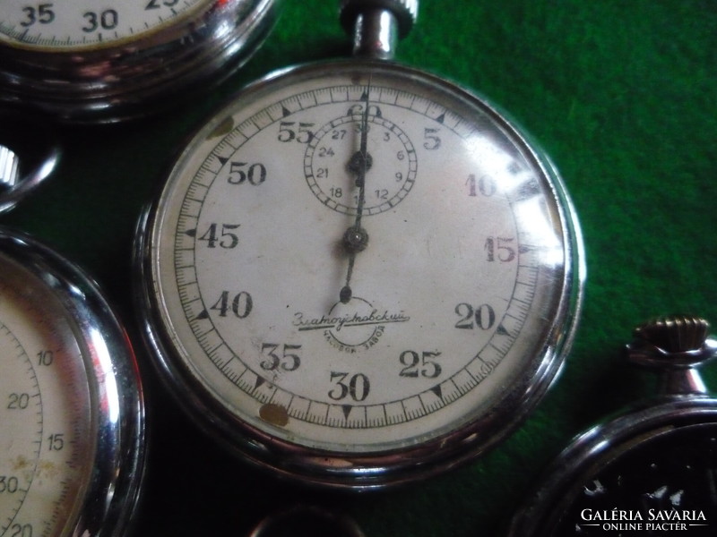 Stopwatches, pocket watches for spare parts.