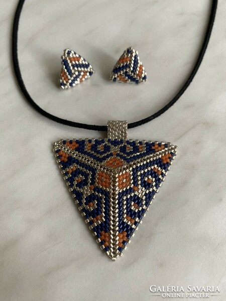 Peyote triangle pendant + earrings