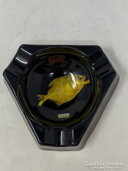 Különleges brazil retró műanyag hamutál hamus preparált sárga piranha-val, pirája hallal