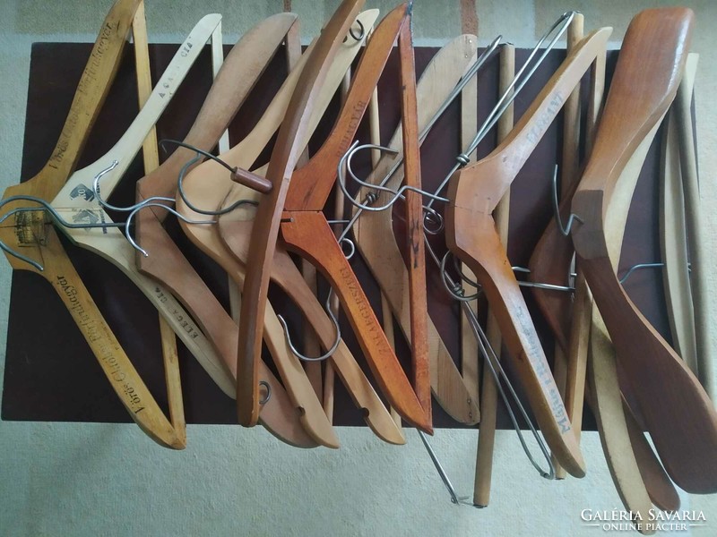 15 wooden hangers, including May 1 clothing factory, red October, Zalaegerszeg clothing factory, elegance,