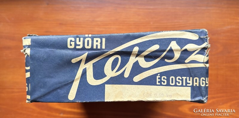 Box of Győr biscuits